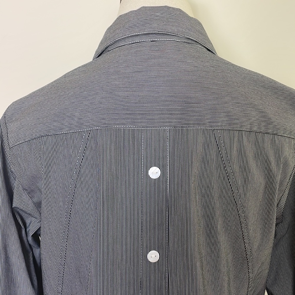 Inae Collection grey stripped button down tunic - Picture 4 of 7